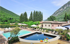 Amazing apartment in Foligno with Outdoor swimming pool, WiFi and 2 Bedrooms